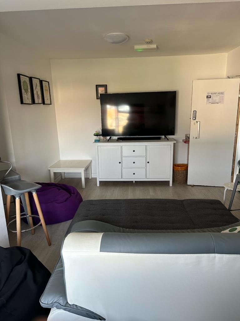 Blue Room Hostel Newquay 新码头 外观 照片